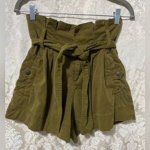 Army green retro high waisted paper bag waist shorts